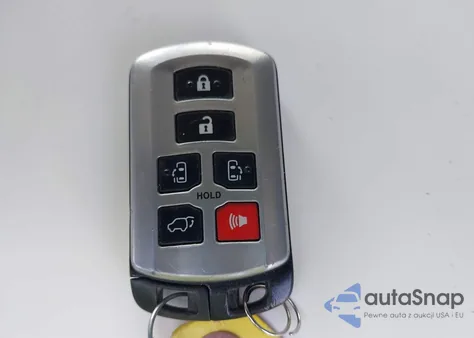 2019 Toyota Sienna Xle 8 Passenger z USA, uszkodzony, nr VIN 5TDYZ3DC1KS016206